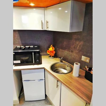 Cute & Cosy Loft-Style Studio Close To Beach Apartment บอร์นมัธ ภายนอก รูปภาพ