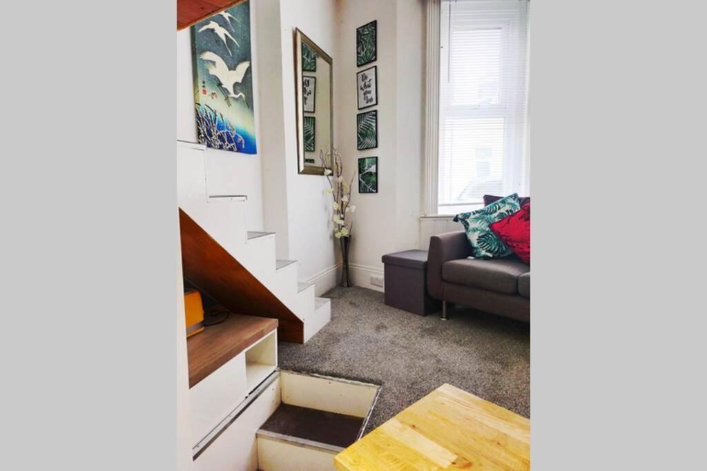 Cute & Cosy Loft-Style Studio Close To Beach Apartment บอร์นมัธ ภายนอก รูปภาพ