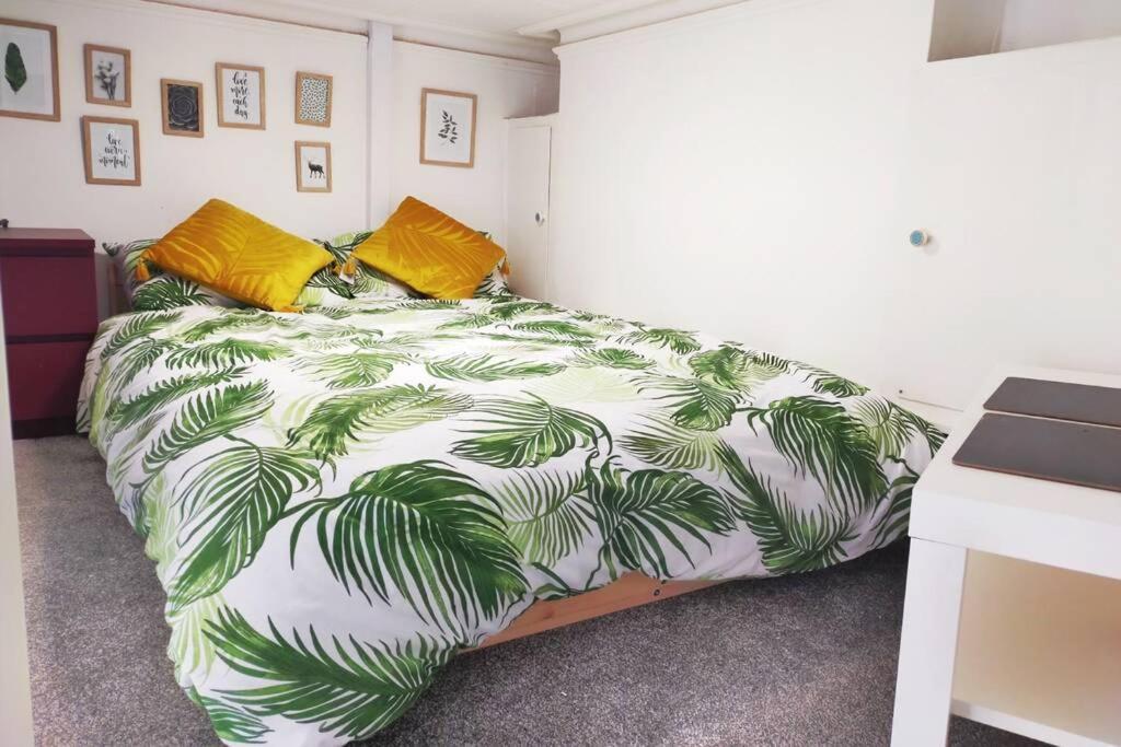 Cute & Cosy Loft-Style Studio Close To Beach Apartment บอร์นมัธ ภายนอก รูปภาพ