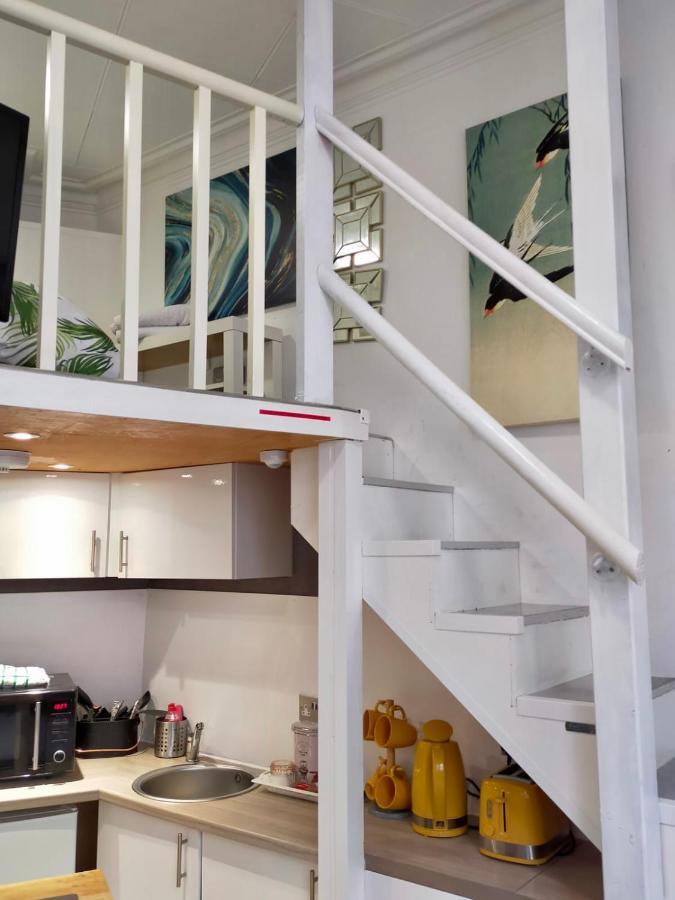 Cute & Cosy Loft-Style Studio Close To Beach Apartment บอร์นมัธ ภายนอก รูปภาพ